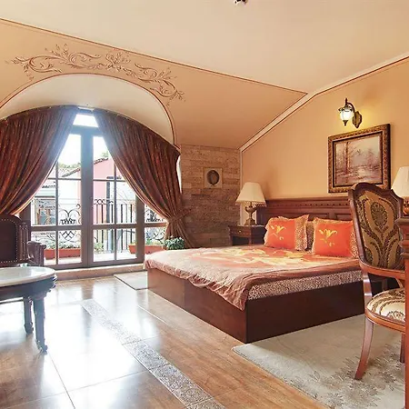 Boutique Boris Palace & Restaurant 4*