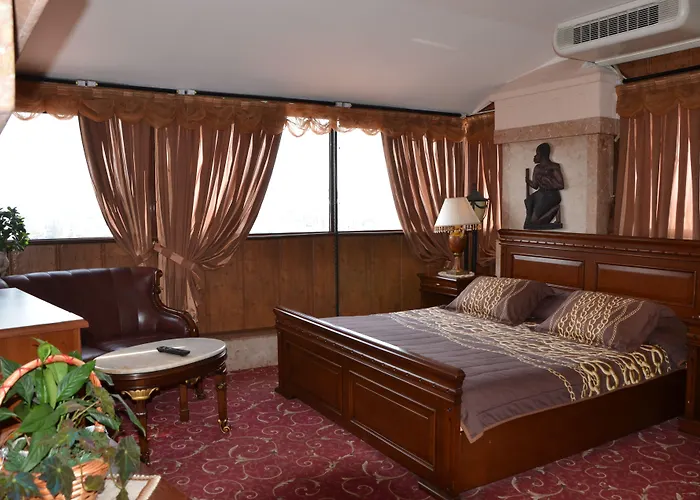 Boutique Boris Palace & Restaurant 4*