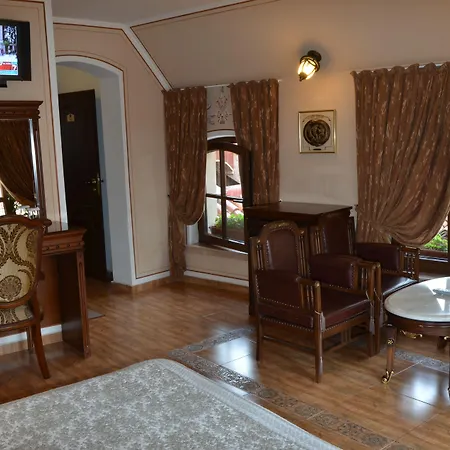 Boutique Boris Palace & Restaurant 4*